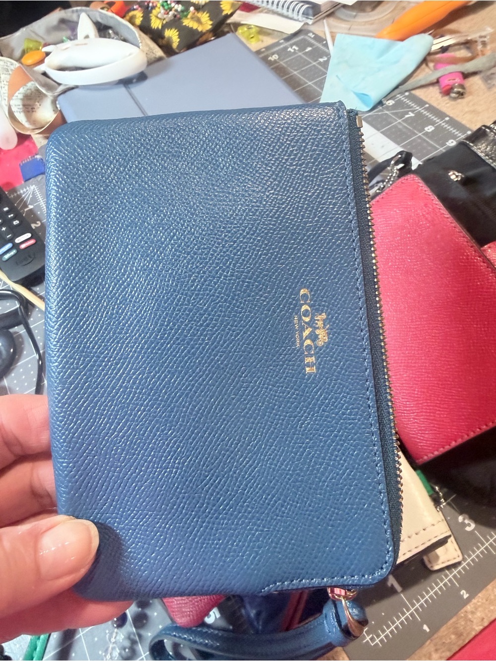 Coach bundle of 8 wallets. Please see pics. 2 are NWT 5 great condition 1 used - Picture 2 of 9